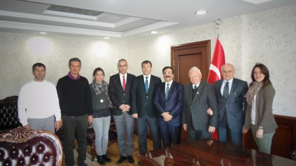 Türkiye Atletizm Federasyonu Başkanı Fatih ÇİNTIMAR ‘dan Etimesgut Kaymakamına Ziyaret