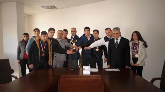 Mehmetçik Anadolu Lisesi ‘den Güreş ve Krosta Büyük Başarı