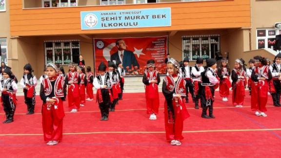 23 Nisan Ulusal Egemenlik Ve Çocuk Bayramı Programı Şehit Murat Bek İlkokulunda Düzenlendi