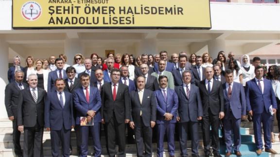 2016-2017 Eğitim-Öğretim Yılı Etimesgut Şehit Ömer Halisdemir Anadolu Lisesinde Açıldı.