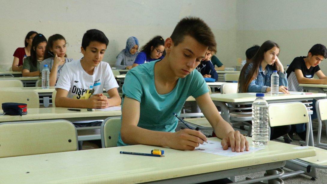 LGS'de Türkçe, Matematik ve Fen Bilimleri Başarısı Arttı