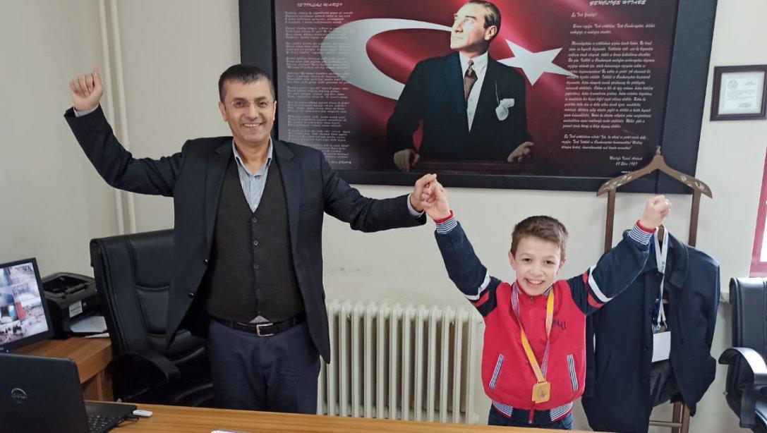 Atletizm Halter Dalında Yıldızlar Gençler Kategorisinde Ankara Birinciliği