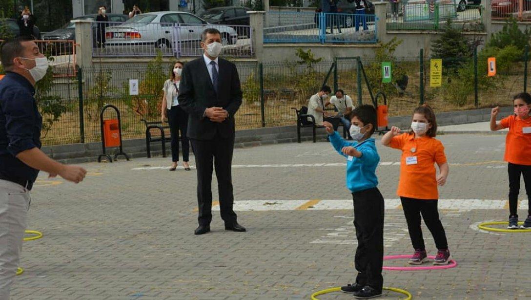 Milli Eğitim Bakanımız Ziya Selçuk, Okulların Açıldığı İlk Gün, Abdürrahim Karakoç İlkokulumuzu Ziyaret Etti. 
