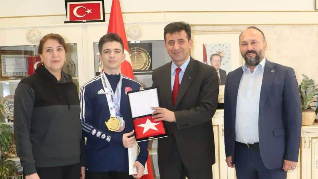 Öğrencimiz Mustafa Akgül'ün Dünya Şampiyonluğu Başarısı