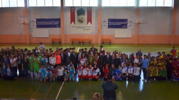Okul Sporları Futsal Turnuvası Madalya Töreni Yapıldı
