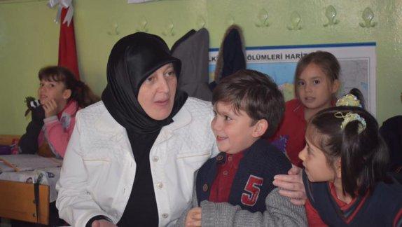 İlçe Milli Eğitim Müdürü Ayfer Yıldırım, Şehit Erkan Tümer Murat Bek İlkokulunu Ziyaret Etti
