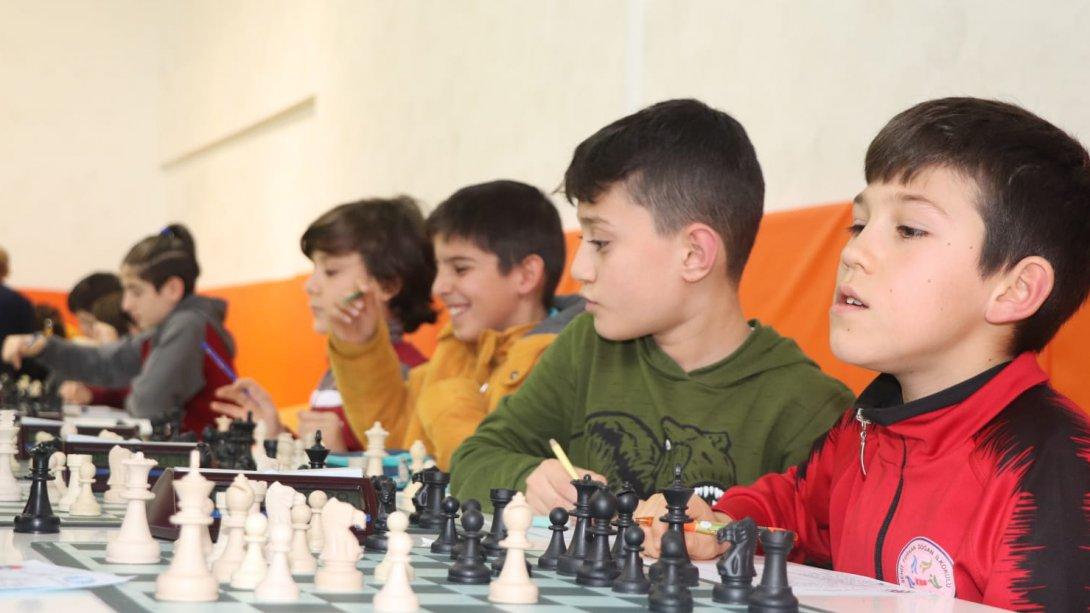 Etimesgut'ta Satranç Turnuvası Heyecanı Başladı