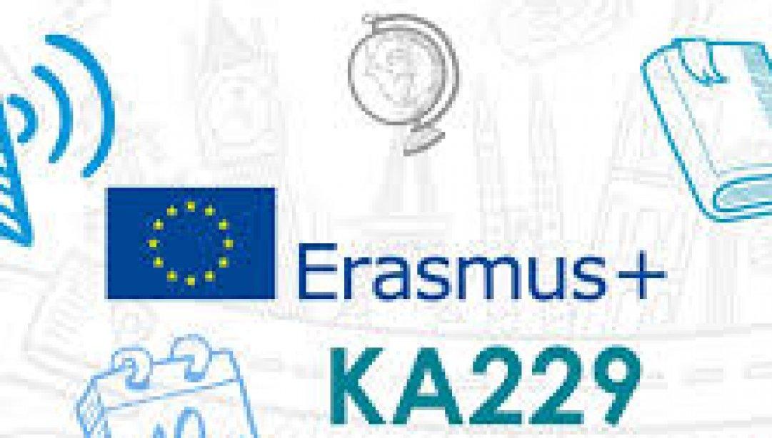  Erasmus+ Okul Eğitimi Stratejik Ortaklıklar Projelerinde Etimesgut'un Başarısı