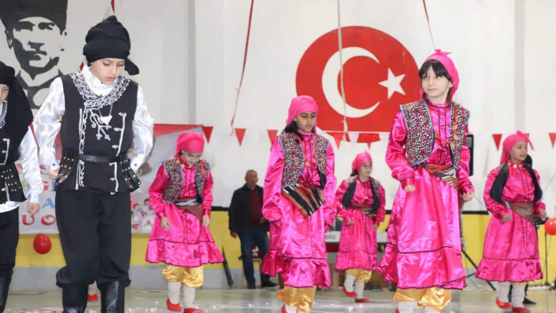 23 Nisan Ulusal Egemenlik ve Çocuk Bayramı'nın 102. Yıl Dönümü Etimesgut'ta Coşku ile Kutlandı...