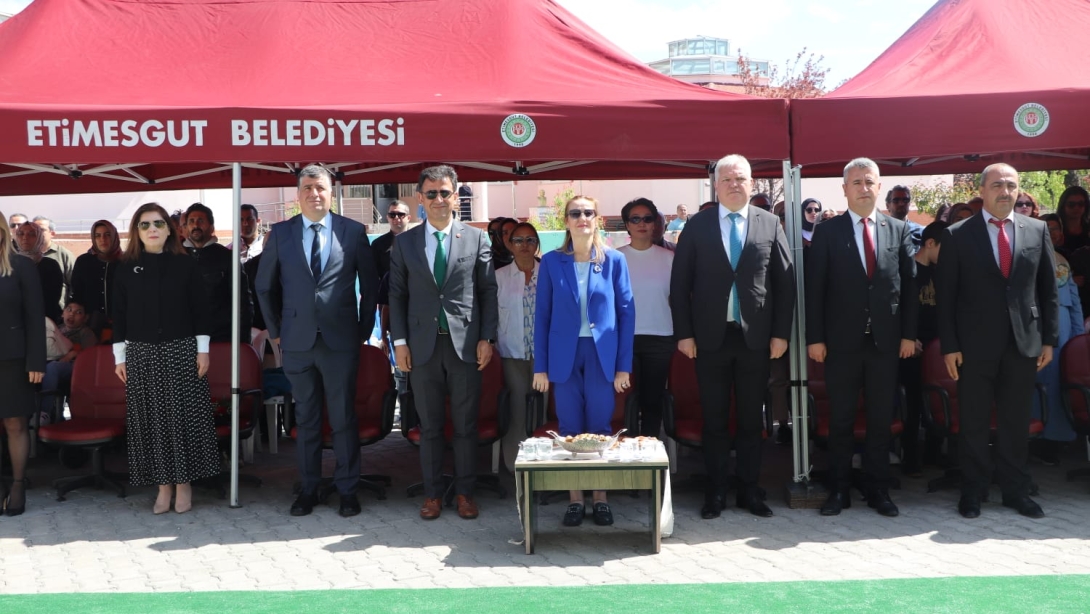 Özel Gereksinimli Öğrencilerden Anlamlı Gösteri: Engelliler Haftası Etkinliği Gönülleri Isıttı